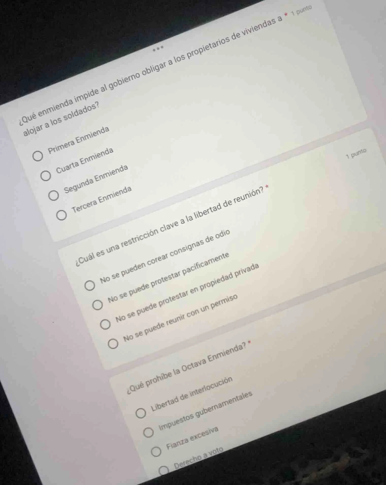¿qué enmienda impide al gobierno obligar a los propietarios de vivienda…