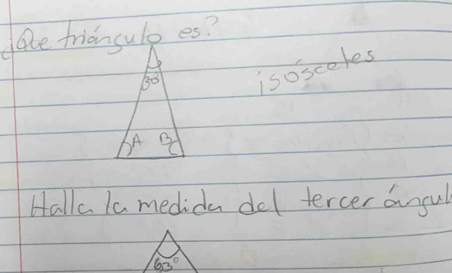¿que triángulo es? hallc la medida del tercer ángul