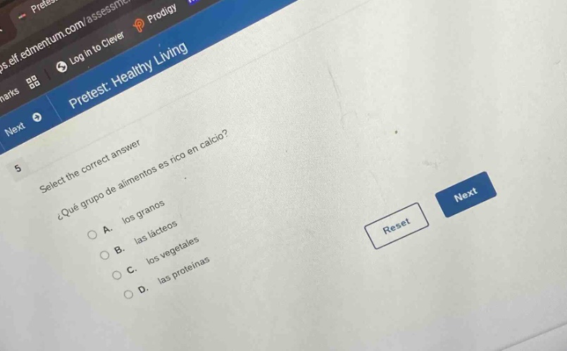 5 select the correct answer ¿qué grupo de alimentos es rico en calcio? …