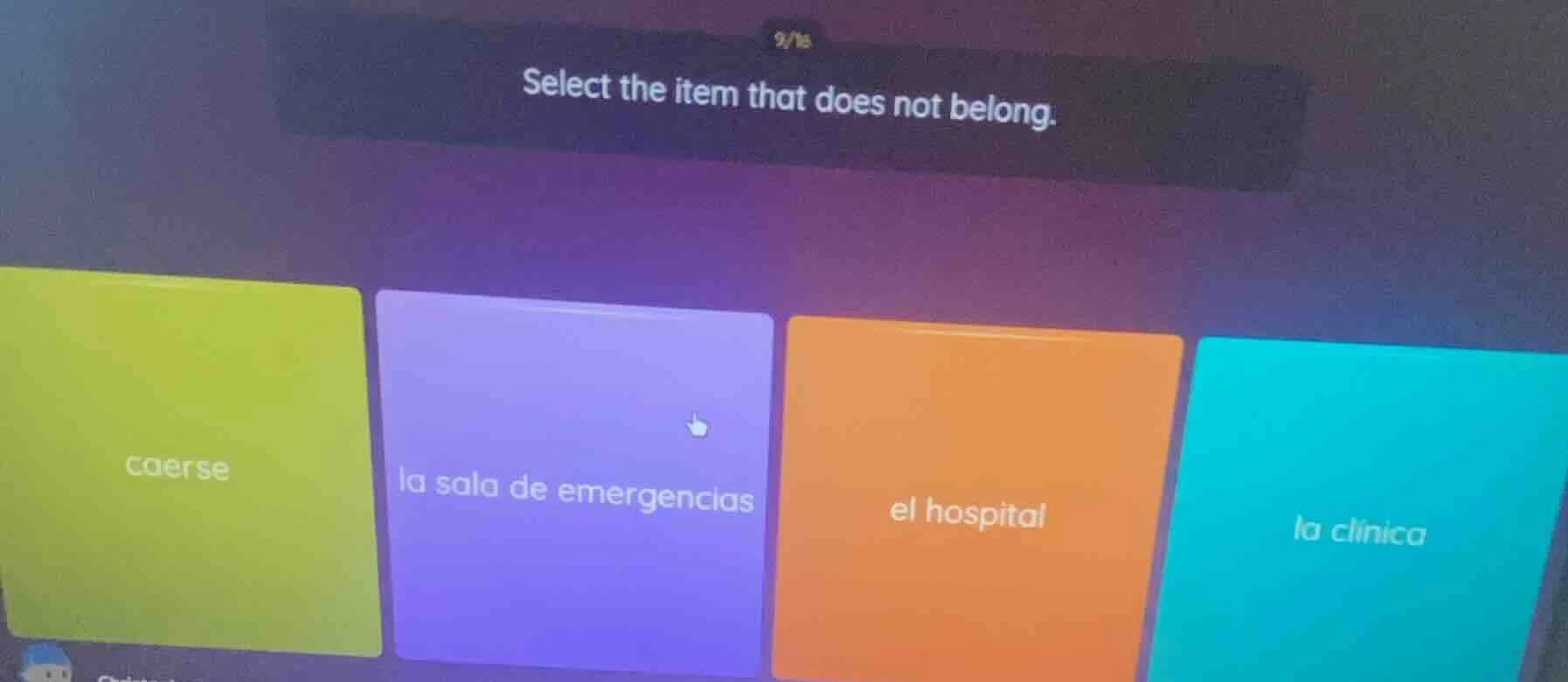select the item that does not belong. caerse la sala de emergencias el …
