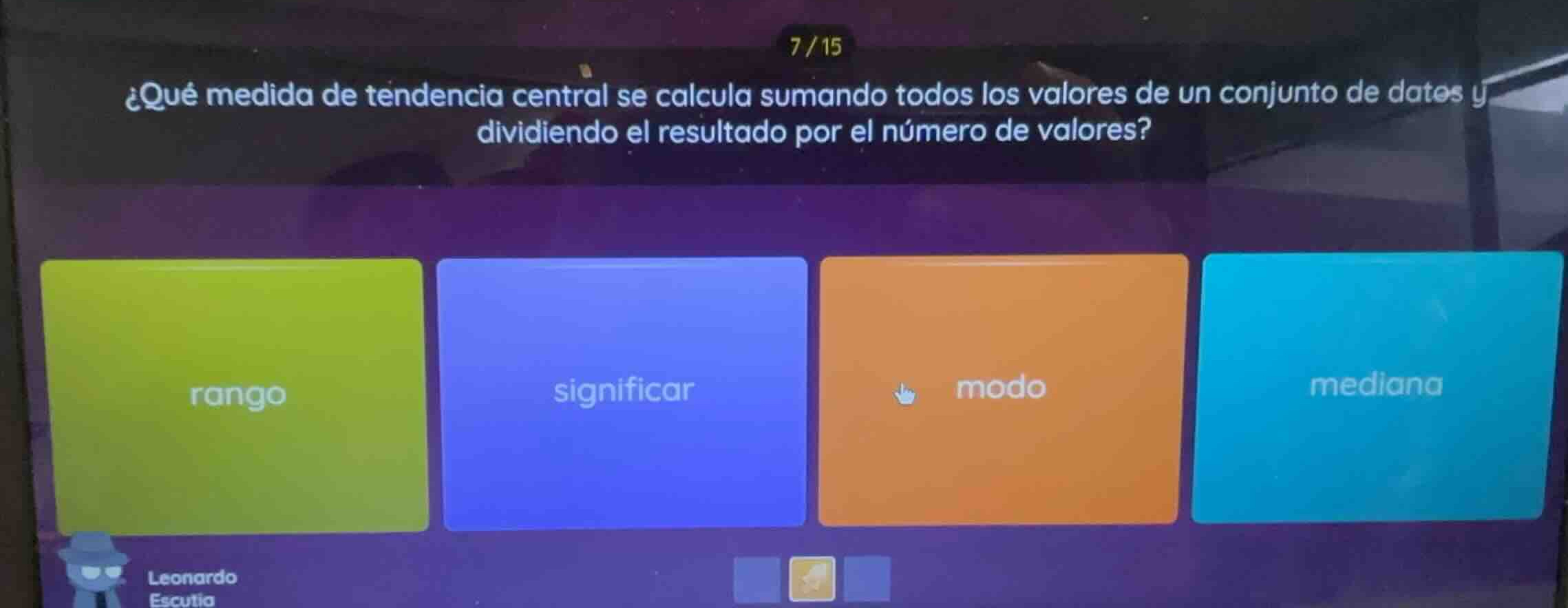 ¿qué medida de tendencia central se calcula sumando todos los valores d…
