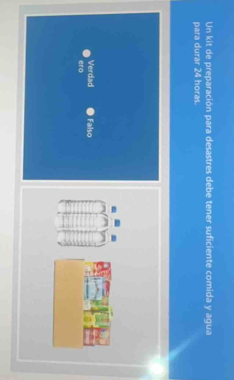 un kit de preparación para desastres debe tener suficiente comida y agu…